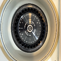 Eppendorf 5417C Centrifuge image 1